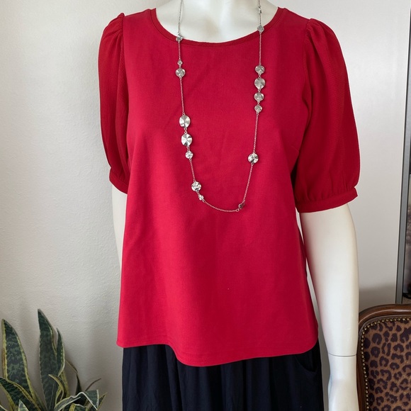 Cute top with textured sleeves - Picture 4 of 7